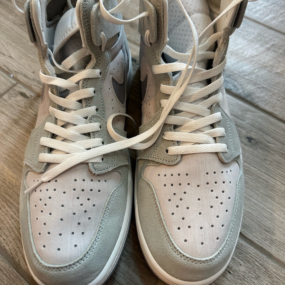 Nike Men's Sneakers - Gray and White